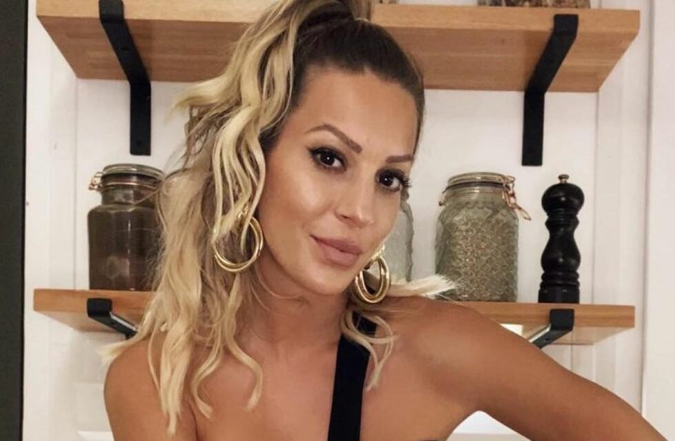 Noelia Marzol perreó en la cama con un mini short y encendió las redes