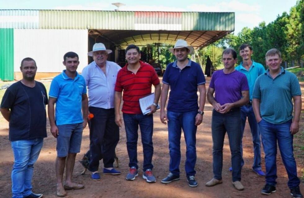 El presidente del IFAI recorrió cooperativas de Andresito