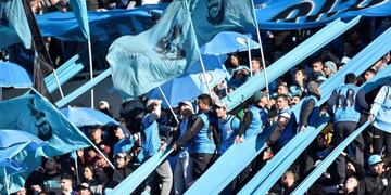 Hinchada de Belgrano en el Kempes\u002E