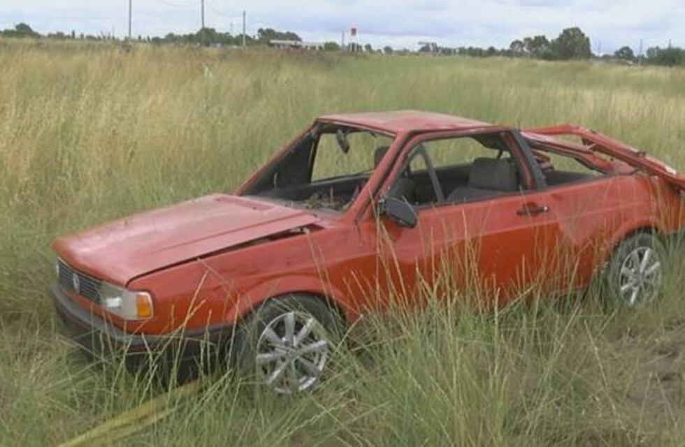 Volcó, quedó atrapado y fue a parar al hospital