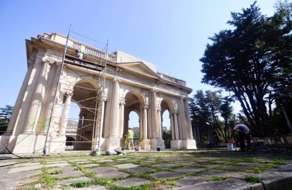 A ocho años de su última función, avanza la restauración del Teatro del Lago