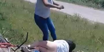 Una mujer golpeó en el piso a otra en Reconquista\u002E (Reconquista Hoy)