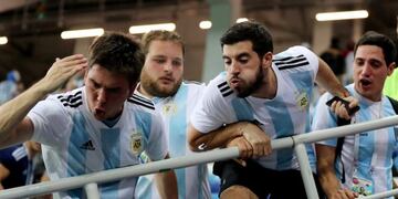 La FIFA sancionó económicamente a la AFA por la indisciplina de los hinchas argentinos en Rusia\u002E