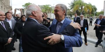 Los gobernadores de ambas provincias firmaron el acuerdo\u002E