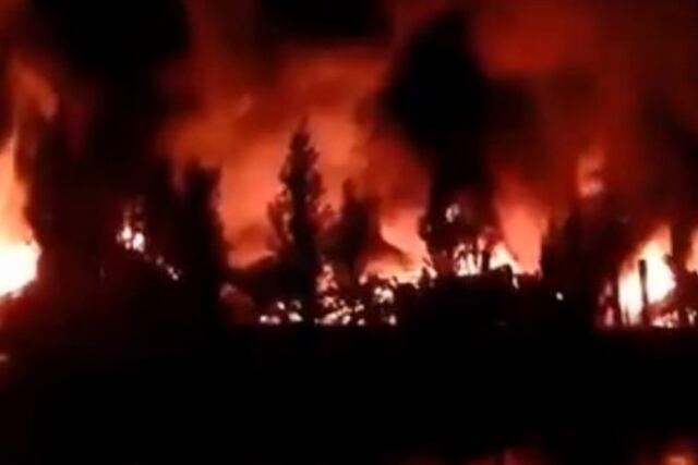 Feroz incendio en una guardería náutica de Villa La Ñata, partido bonaerense de Tigre\u002E