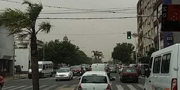 El viento provocó caída de postes de luz, lo que afectó el sumistro\u002E (@belenciro07)