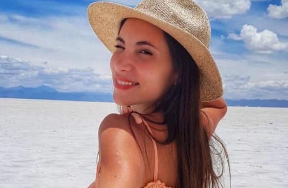 "Rosa, rosa": Magui Bravi deslumbró a sus seguidores con postales en bikini