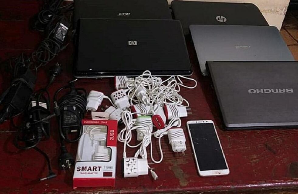 La policía recuperó cinco computadoras y teléfonos robados
