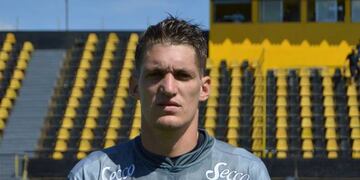 Joaquín Mattalia, el arquero cordobés que será refuerzo de Racing de Nueva Italia (La Voz).