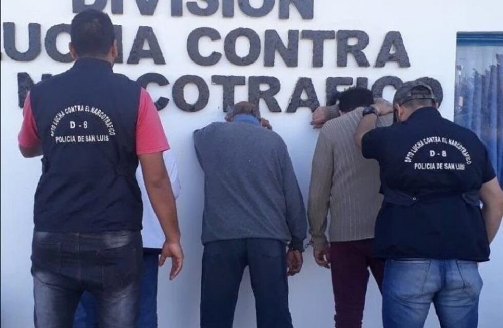 Llevaban 22 kilos de cocaína y les dieron prisión preventiva