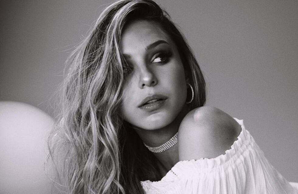 Juana Tinelli presentó a su nuevo novio con una romántica postal