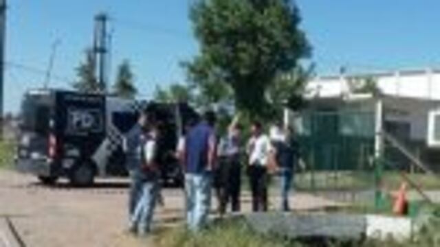 La pareja circulaba por la Ruta 21 y se accidentu00f3 a la altura de Villa Gobernador Gu00e1lvez.