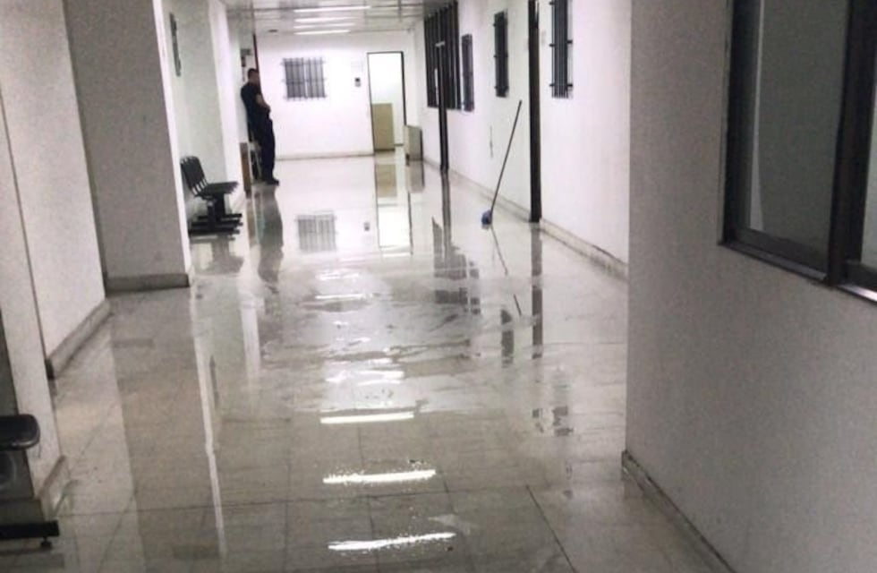 Por la tormenta se inundó el edificio del Poder Judicial