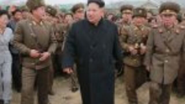 This undated photo released by North Korea's official Korean Central News Agency (KCNA) on November 11, 2016 shows North Korean leader Kim Jong-Un (C) at the defence detachment on Mahap Islet in Ongjin County, South Hwanghae. / AFP PHOTO / KCNA / KNS / South Korea OUT / REPUBLIC OF KOREA OUT ---EDITORS NOTE--- RESTRICTED TO EDITORIAL USE - MANDATORY CREDIT