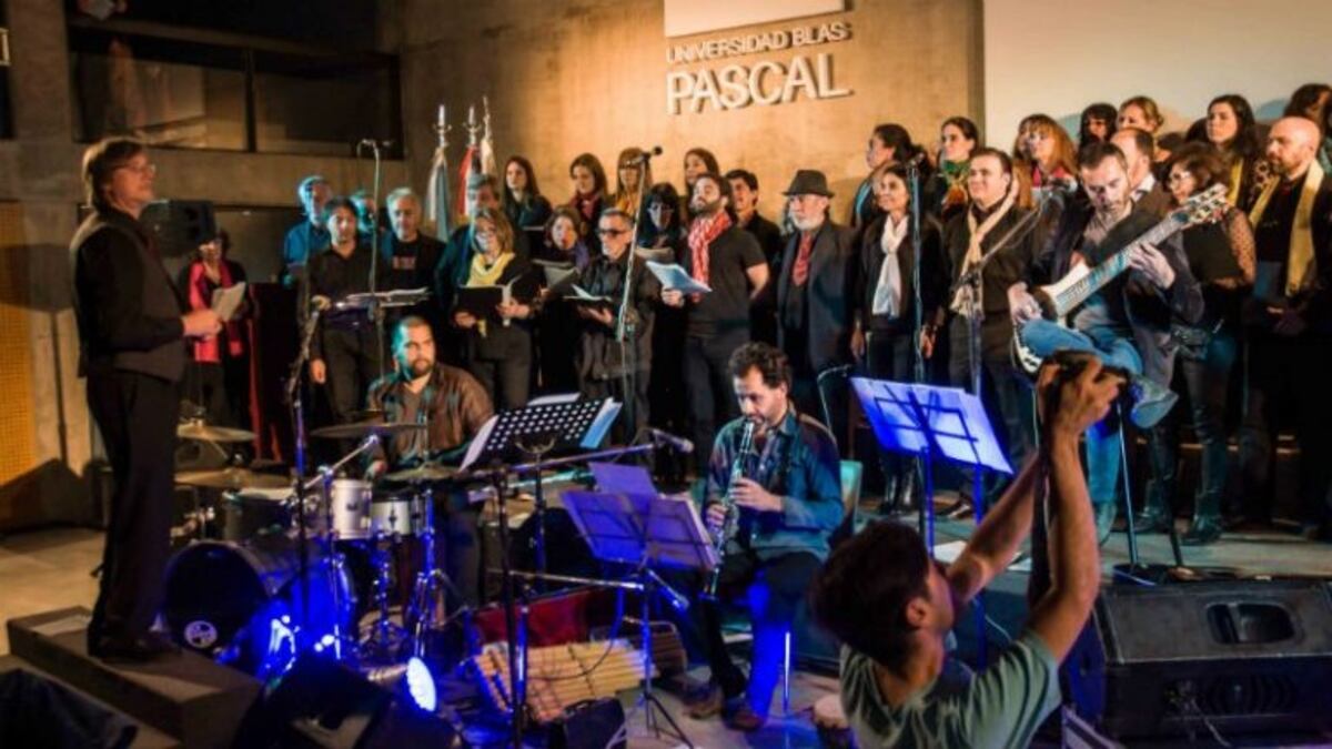 Cantata histórica Arden los fuegos de mayo