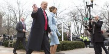 WDC01 WASHINGTON (ESTADOS UNIDOS) 20/01/2017.- El presidente electo de EE.UU., Donald J. Trump, y su esposa Melania salen de un servicio religioso celebrado en una iglesia frente a la residencia presidencial en Washington (EEUU), hoy, 20 de enero de 2017.