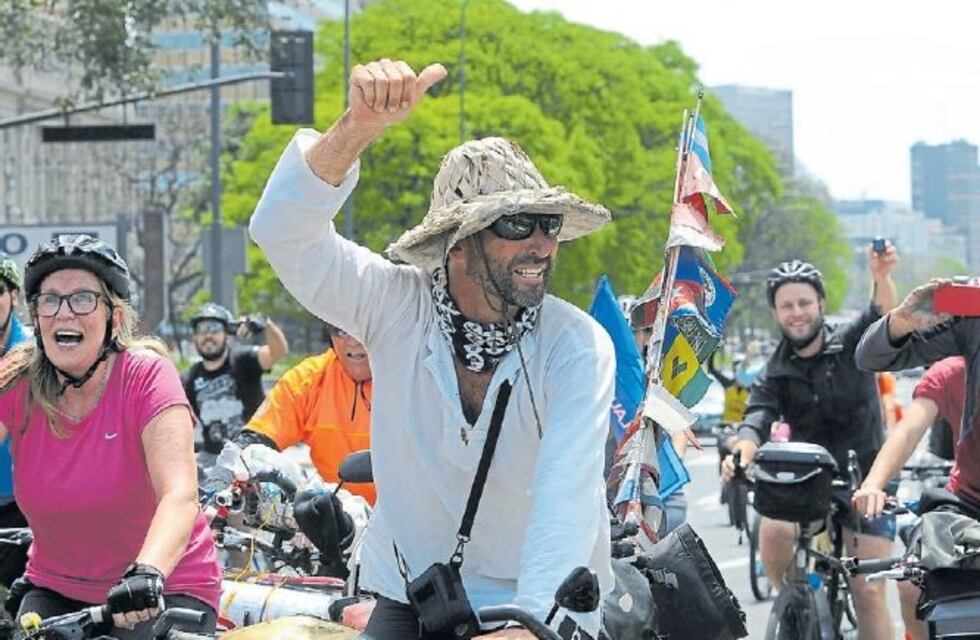 "No hay sueños imposibles", dijo Pablo García, el argentino que viajó en bici por el mundo durante 16 años