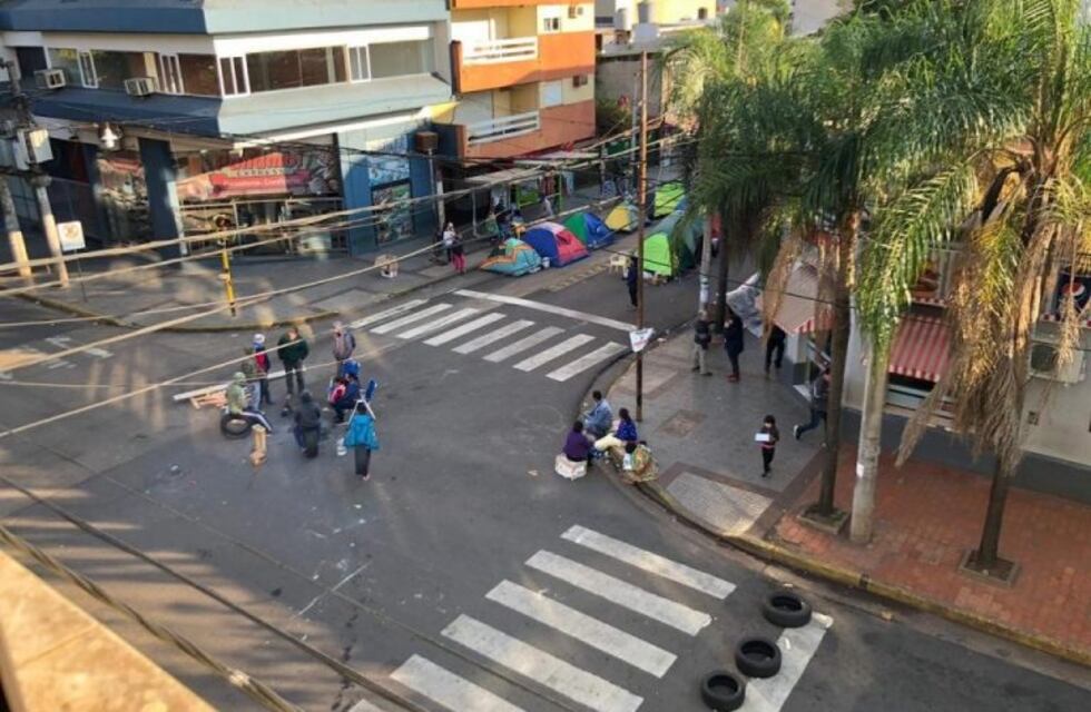 Tareferos de Oberá en conflicto con los comerciantes posadeños por el corte de calles