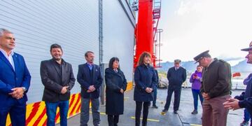 ARA Almirante Irizar visita Ushuaia