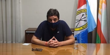 El intendente Andrés Golosetti anunció las medidas este domingo antes de firmar el texto con la normativa\u002E (Facebook)