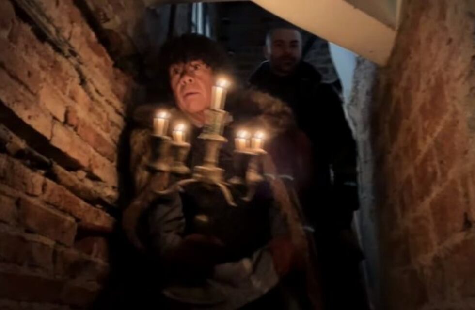 La Mona suspende las tradicionales fotos en la puerta de su casa, hasta la primavera