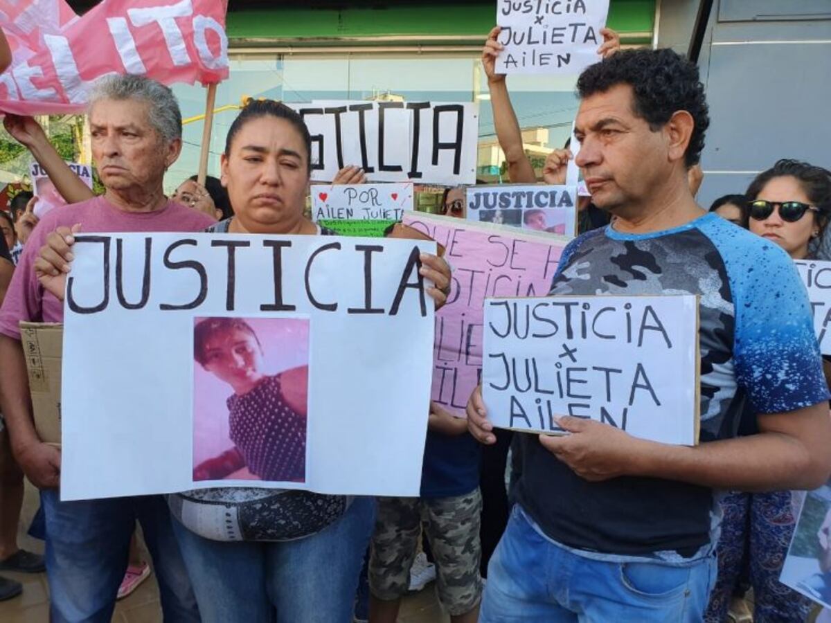 Marcha por Ailén y Julieta\u002E