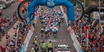 Gran marco de público en la Avenida de Circunvalación\u002E