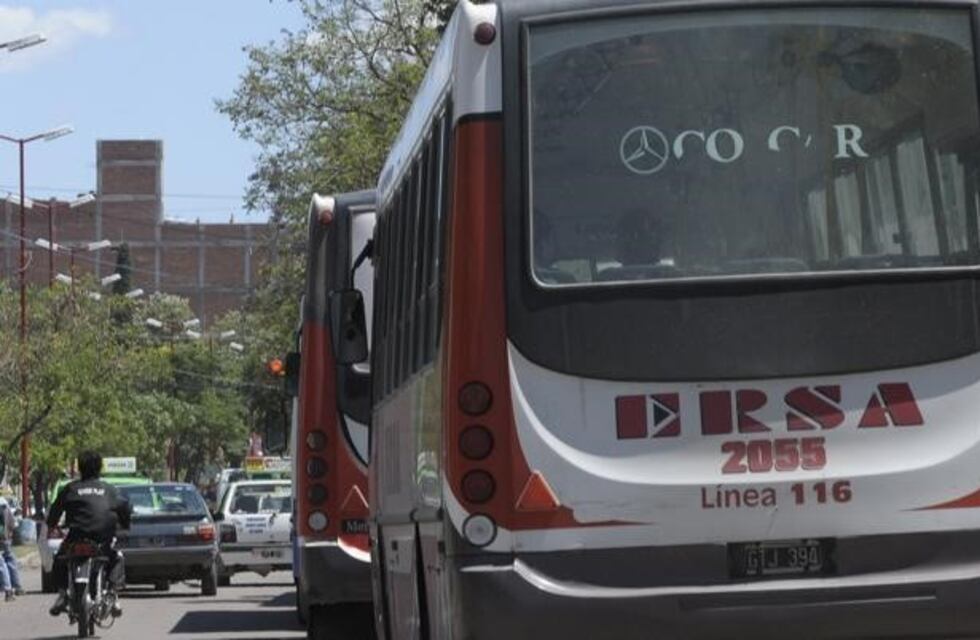 El paro de choferes de ERSA continuará al menos hasta el mediodía del martes