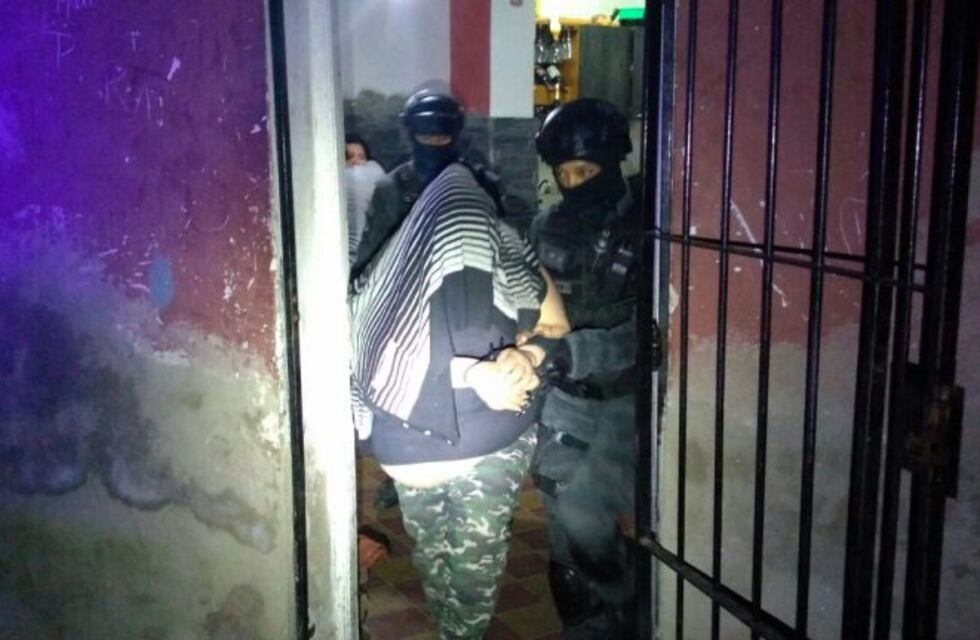 Tres detenidos por venta de drogas en barrio San Vicente