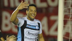 Un marcador central con recursos y gol, de pico de rendimiento en Belgrano. Claudio Chiqui Pérez dejó el fútbol, sobran las anécdotas (La Voz archivo).