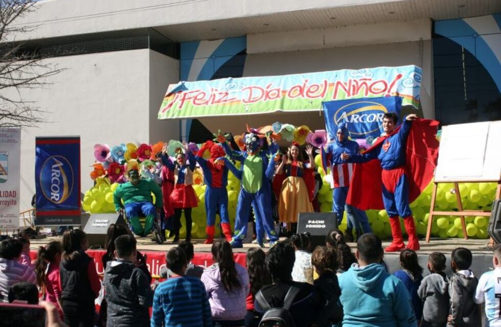 Multitudinario festejo por el Día del Niño en Arroyito