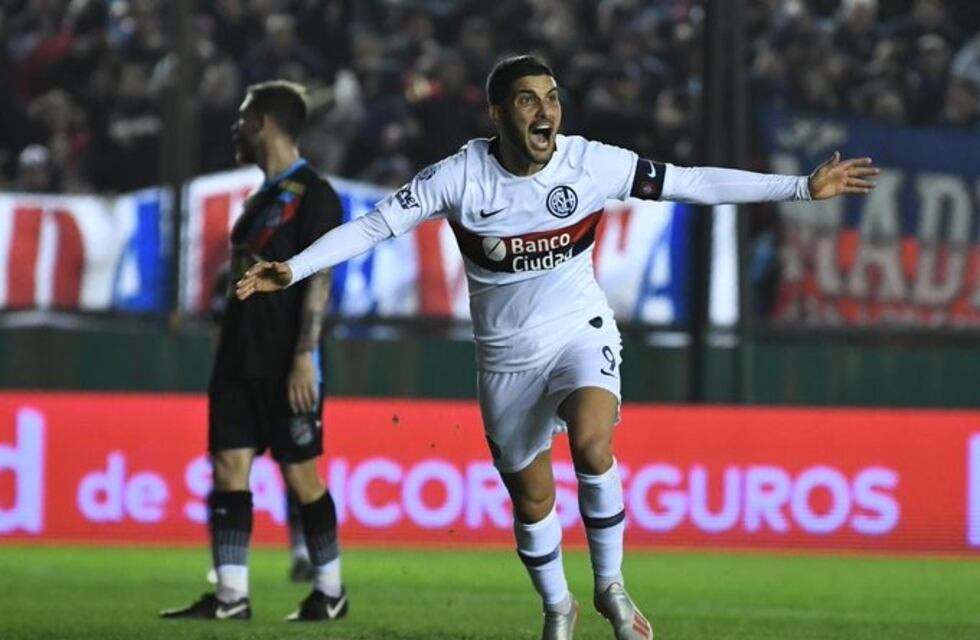 San Lorenzo le ganó 2-0 a Arsenal y se trepó a la punta de la Superliga