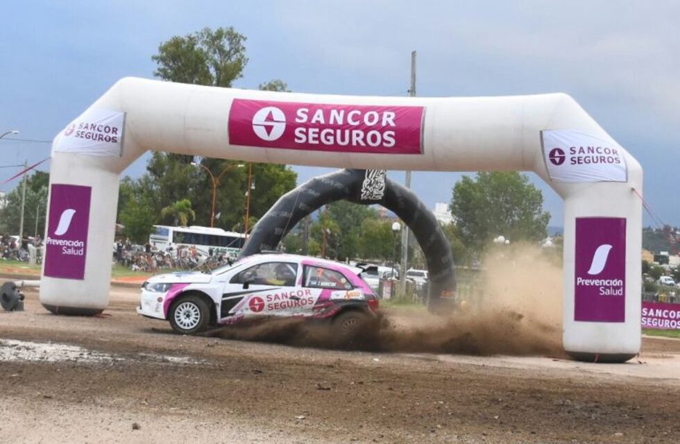 Sábado de rally y famosos en Carlos Paz
