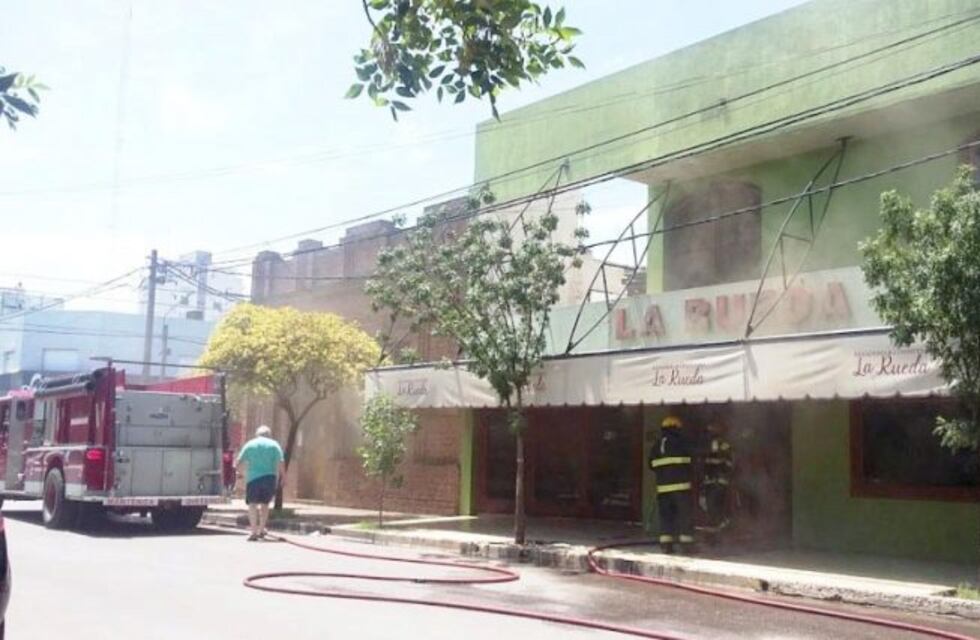 Se incendió una conocida panadería céntrica de Santa Rosa