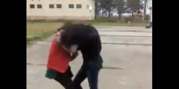 Brutal pelea de alumnas en Ceres