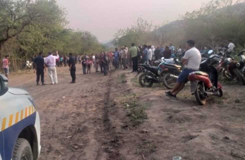 Un policía herido en la clausura de una carrera ilegal de caballos en Salvador Mazza