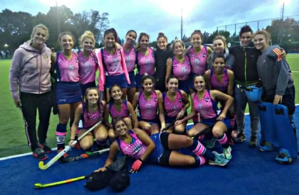 Jugadoras de Hockey del Centro Vecinal San Miguel en el Argentino Sub 21