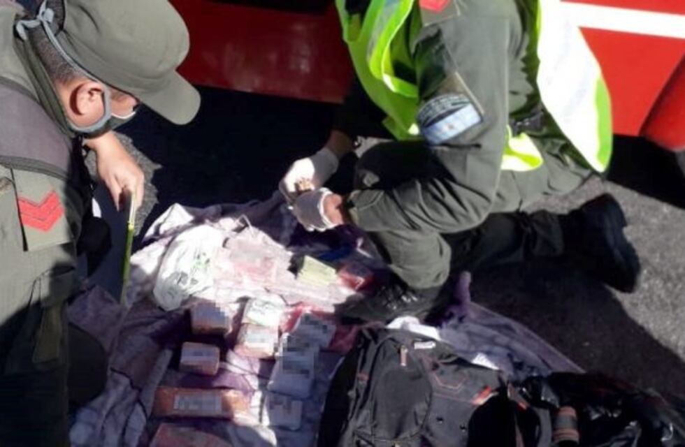Hallaron casi tres millones de pesos en la cabina de micro de larga distancia