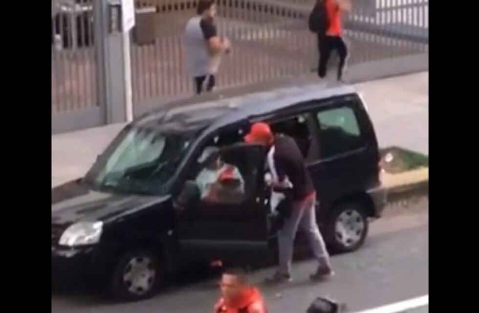 Filmaron a hombres robando un auto en las inmediaciones del Monumental