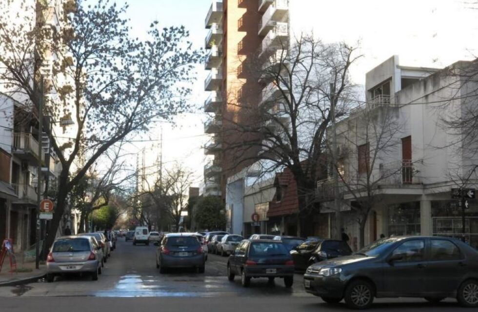 Un jubilado se tiró de un auto en movimiento para escapar de sus secuestradores en La Plata