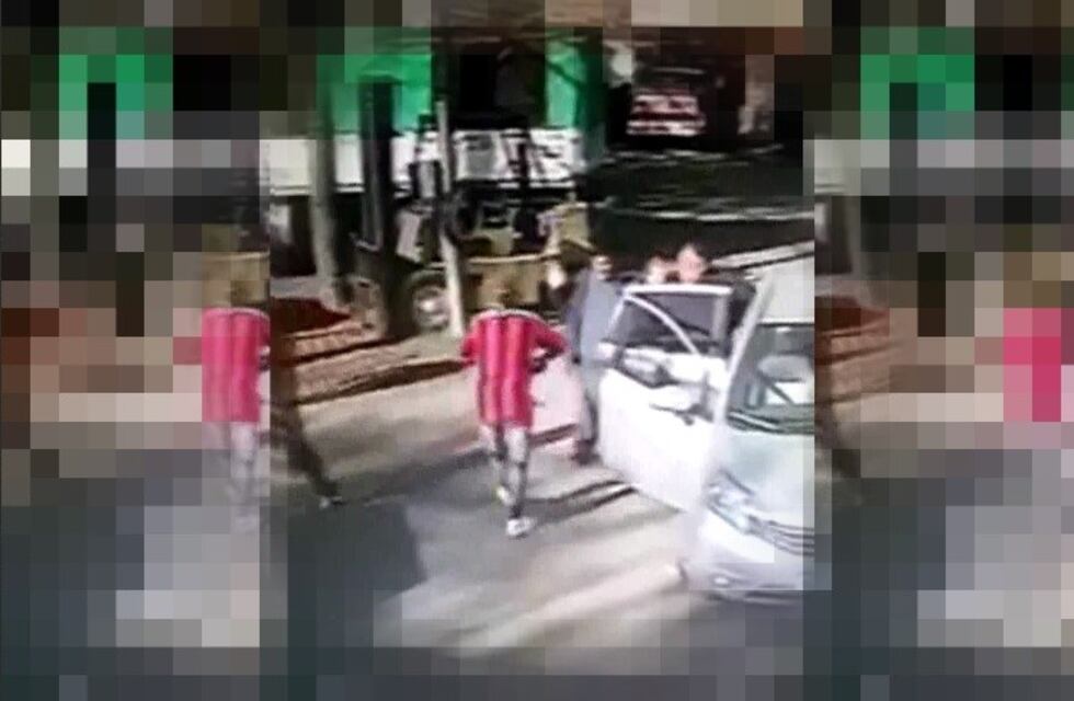 Una banda armada entró a una concesionaria de zona sur y secuestró a un gitano