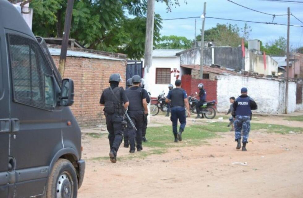 Su papá está internado con coronavirus y ella organizó una fiesta clandestina en su casa