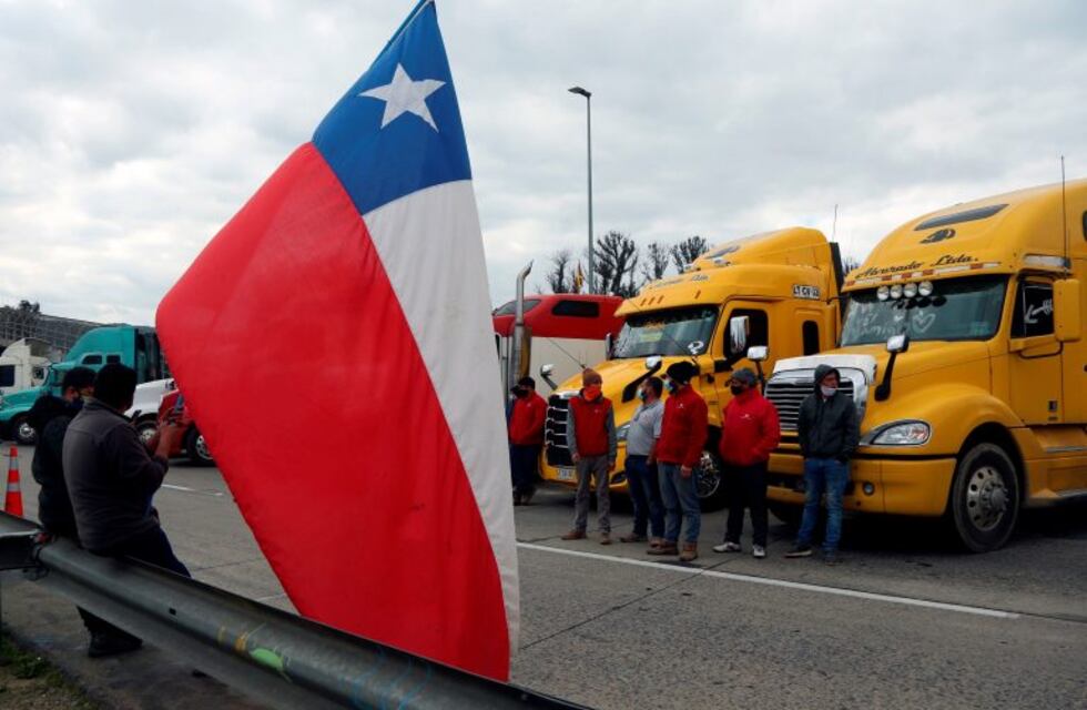 Chile: nuevos ataques mapuches en plena protesta de camioneros por seguridad