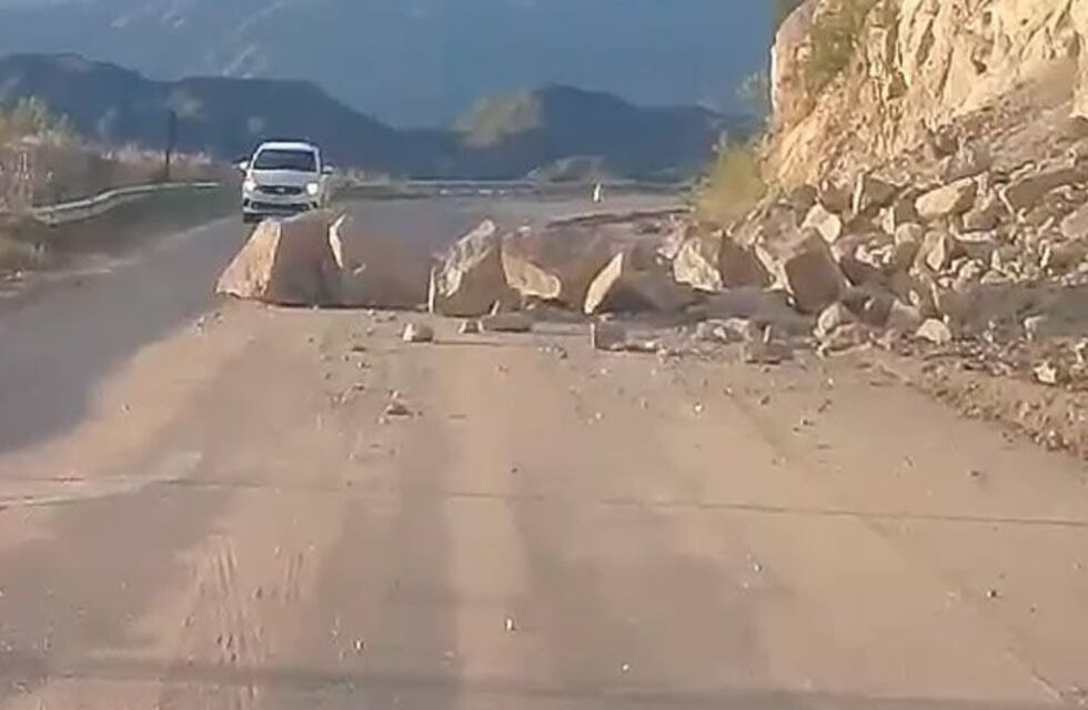 Por derrumbes, cortaron un tramo de la ruta 75