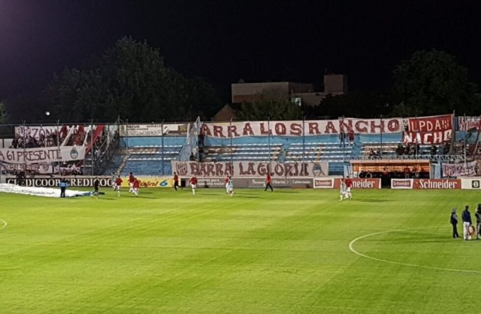 Instituto llevó público, pero dividido