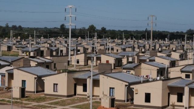 Un adjudicatario que recibió su casa del IPVDU quiso venderla por Facebook: dejaron sin efecto el otorgamiento