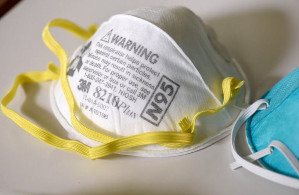 Coronavirus en Rosario: donan 400 barbijos profesionales para la Municipalidad