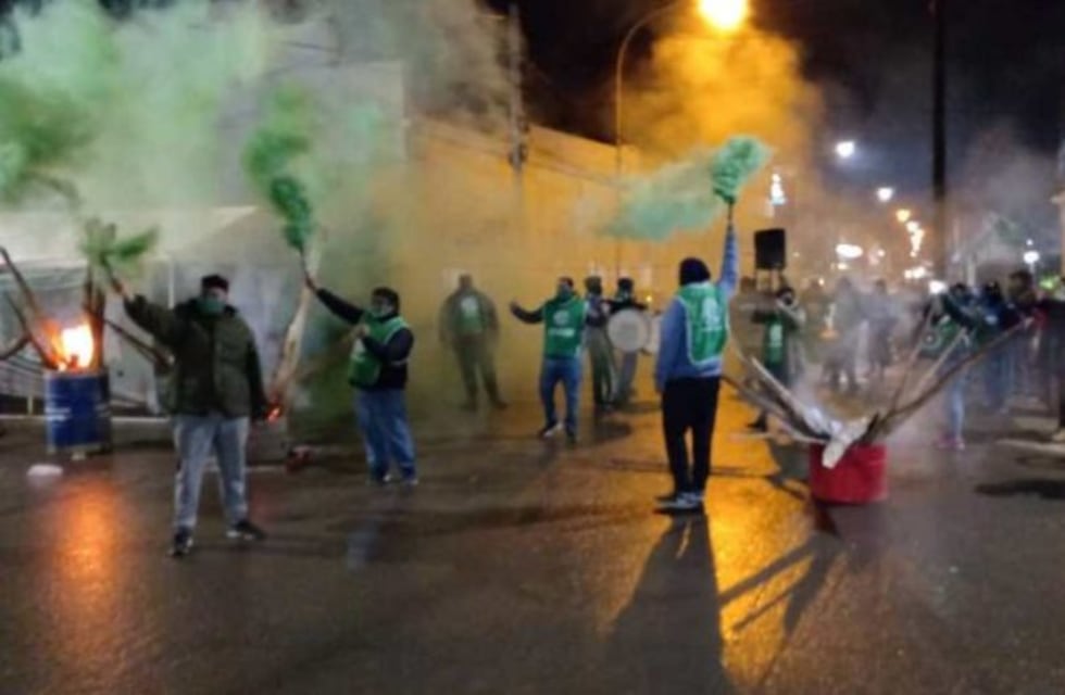 ATE ratificó el paro para el viernes con movilizaciones, acampes y cortes de ruta en Viedma