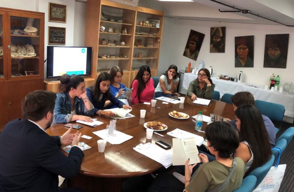 Reunión de estudiantes fueguinos en Casa de Tierra del Fuego