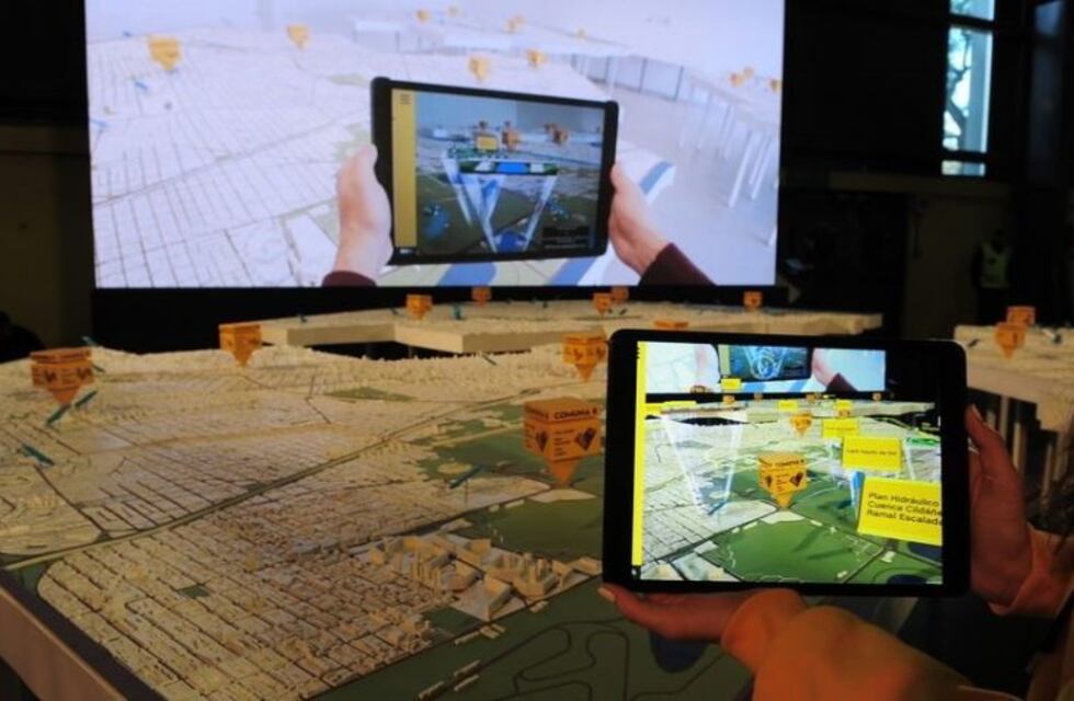 Una maqueta física de realidad aumentada permite ver las obras públicas de la Ciudad